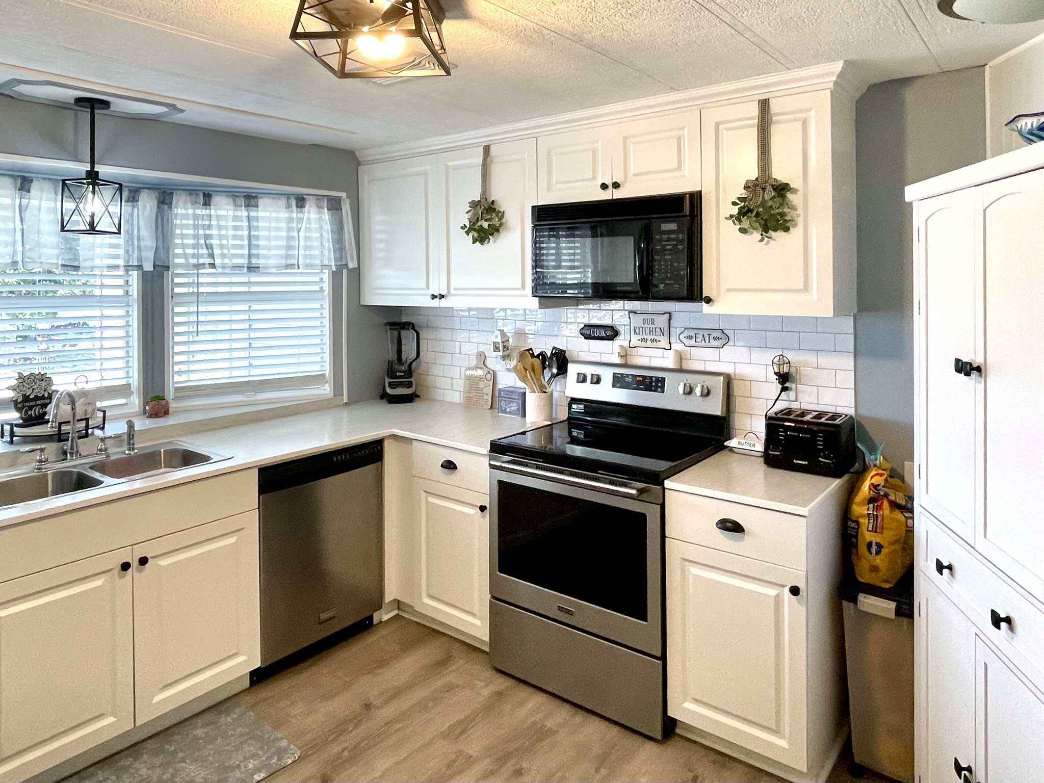 7703 Laurel Way, Ellenton, Florida 34222, 2 Bedrooms Bedrooms, ,2 BathroomsBathrooms,55-Plus Mobile Home,For Sale,Laurel Way,5003