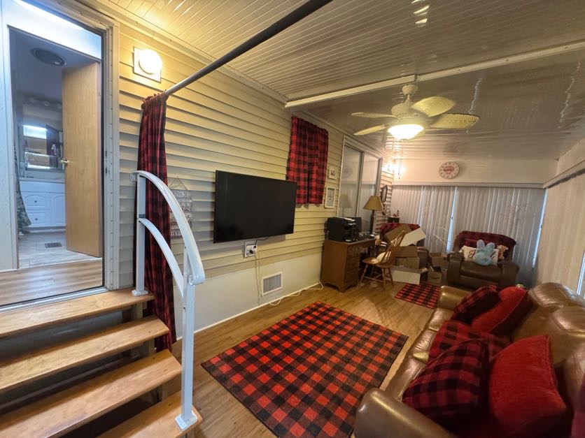 6633 53rd Ave E, Lot B19, Bradenton, Florida 34203, 1 Bedroom Bedrooms, ,1 BathroomBathrooms,55-Plus Mobile Home,For Sale,53rd Ave E, Lot B19,5009