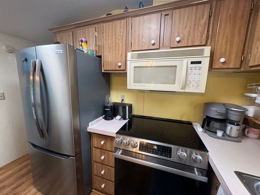 6633 53rd Ave E, Lot B19, Bradenton, Florida 34203, 1 Bedroom Bedrooms, ,1 BathroomBathrooms,55-Plus Mobile Home,For Sale,53rd Ave E, Lot B19,5009