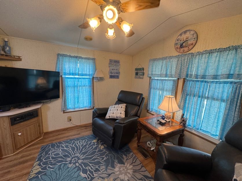 6633 53rd Ave E, Lot B19, Bradenton, Florida 34203, 1 Bedroom Bedrooms, ,1 BathroomBathrooms,55-Plus Mobile Home,For Sale,53rd Ave E, Lot B19,5009