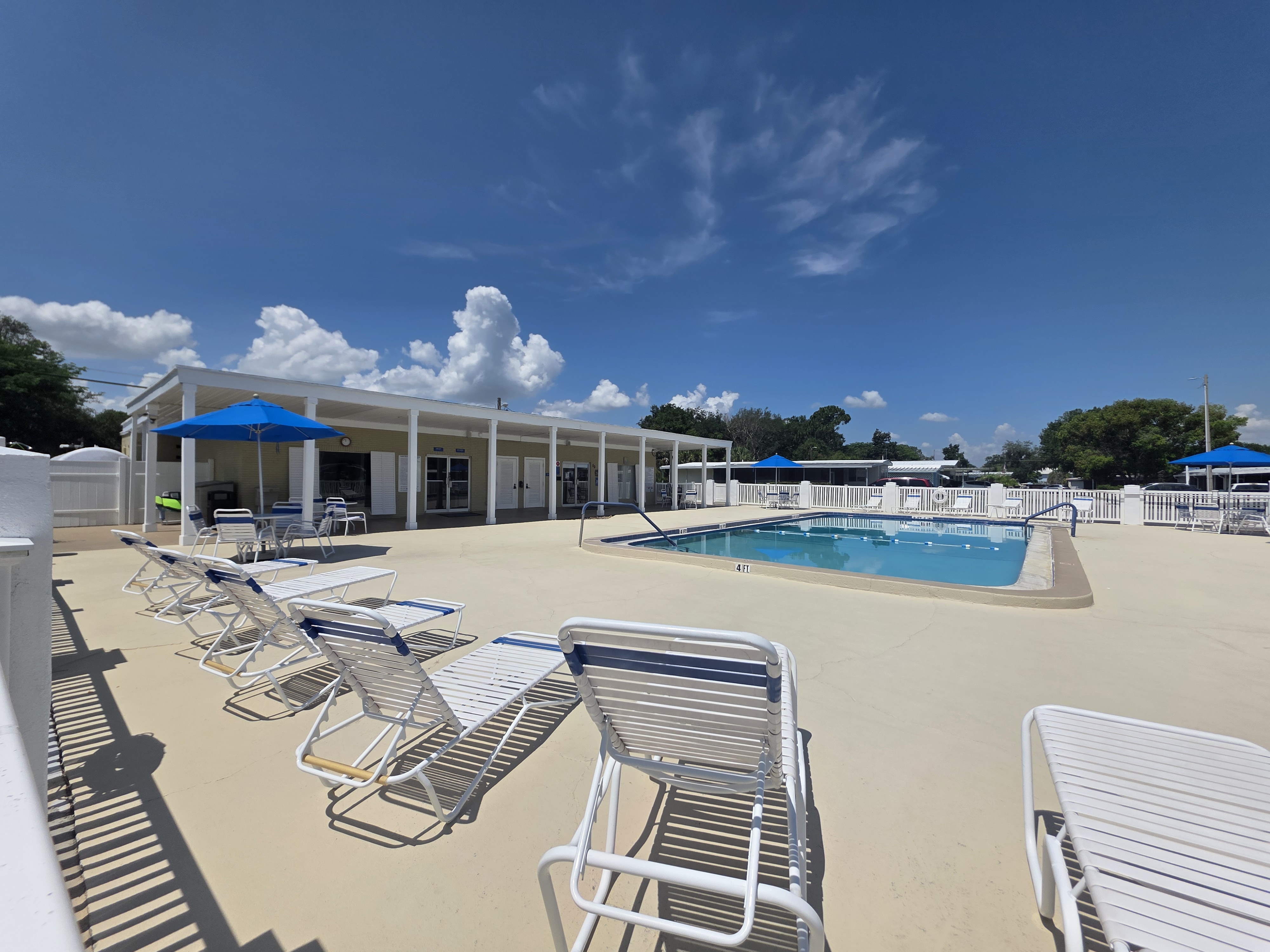 40 Dale Dr, Winter Haven, Florida 33880, 2 Bedrooms Bedrooms, ,1 BathroomBathrooms,55-Plus Mobile Home,For Sale,Dale Dr,5011