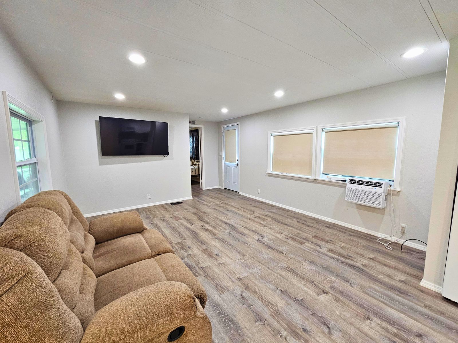 162 Durham Circle, Kissimmee, Florida 34746, 3 Bedrooms Bedrooms, ,2 BathroomsBathrooms,All - Age Mobile Home,For Sale,Durham Circle,5016