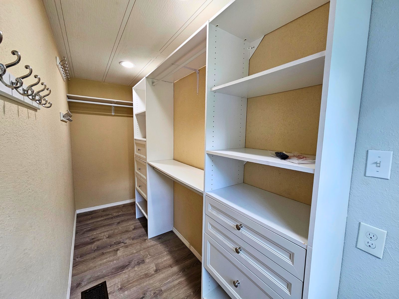 162 Durham Circle, Kissimmee, Florida 34746, 3 Bedrooms Bedrooms, ,2 BathroomsBathrooms,All - Age Mobile Home,For Sale,Durham Circle,5016