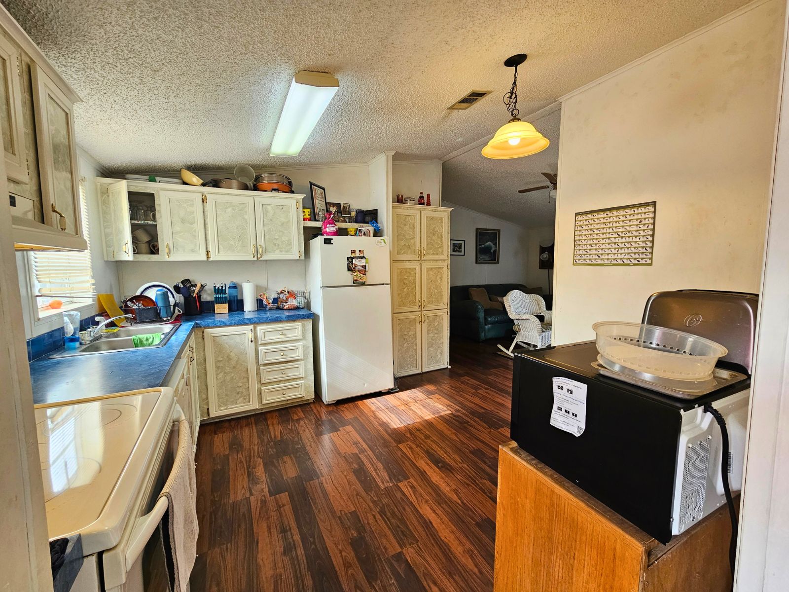 37901 Lake Gilbert Circle, Dade City, Florida 33525, 3 Bedrooms Bedrooms, ,2 BathroomsBathrooms,55-Plus Mobile Home,For Sale,Lake Gilbert Circle,5019