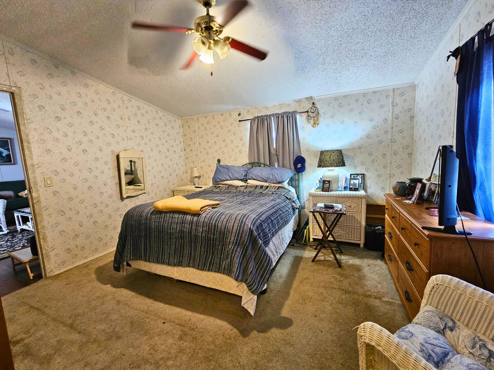 37901 Lake Gilbert Circle, Dade City, Florida 33525, 3 Bedrooms Bedrooms, ,2 BathroomsBathrooms,55-Plus Mobile Home,For Sale,Lake Gilbert Circle,5019