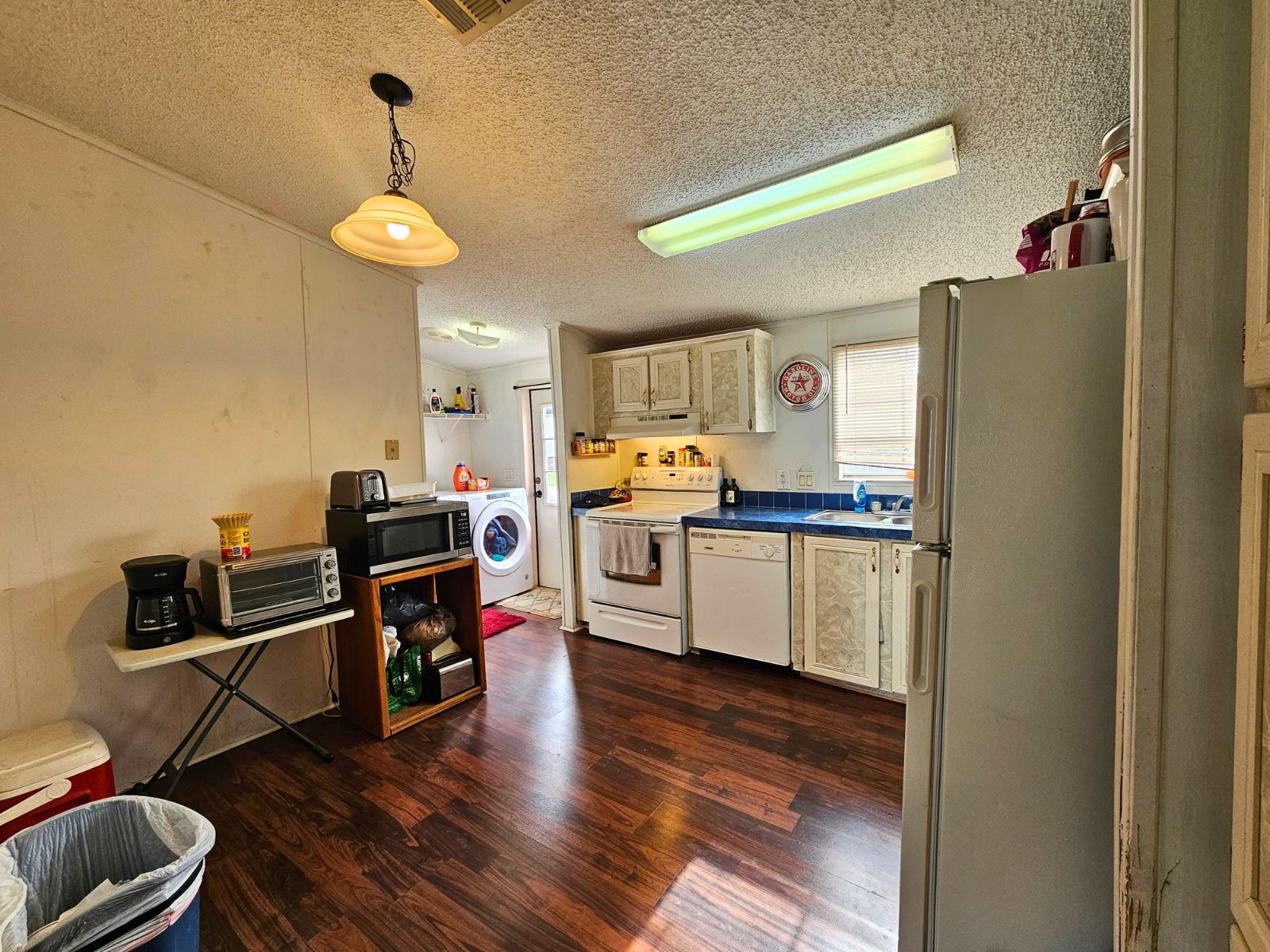 37901 Lake Gilbert Circle, Dade City, Florida 33525, 3 Bedrooms Bedrooms, ,2 BathroomsBathrooms,55-Plus Mobile Home,For Sale,Lake Gilbert Circle,5019