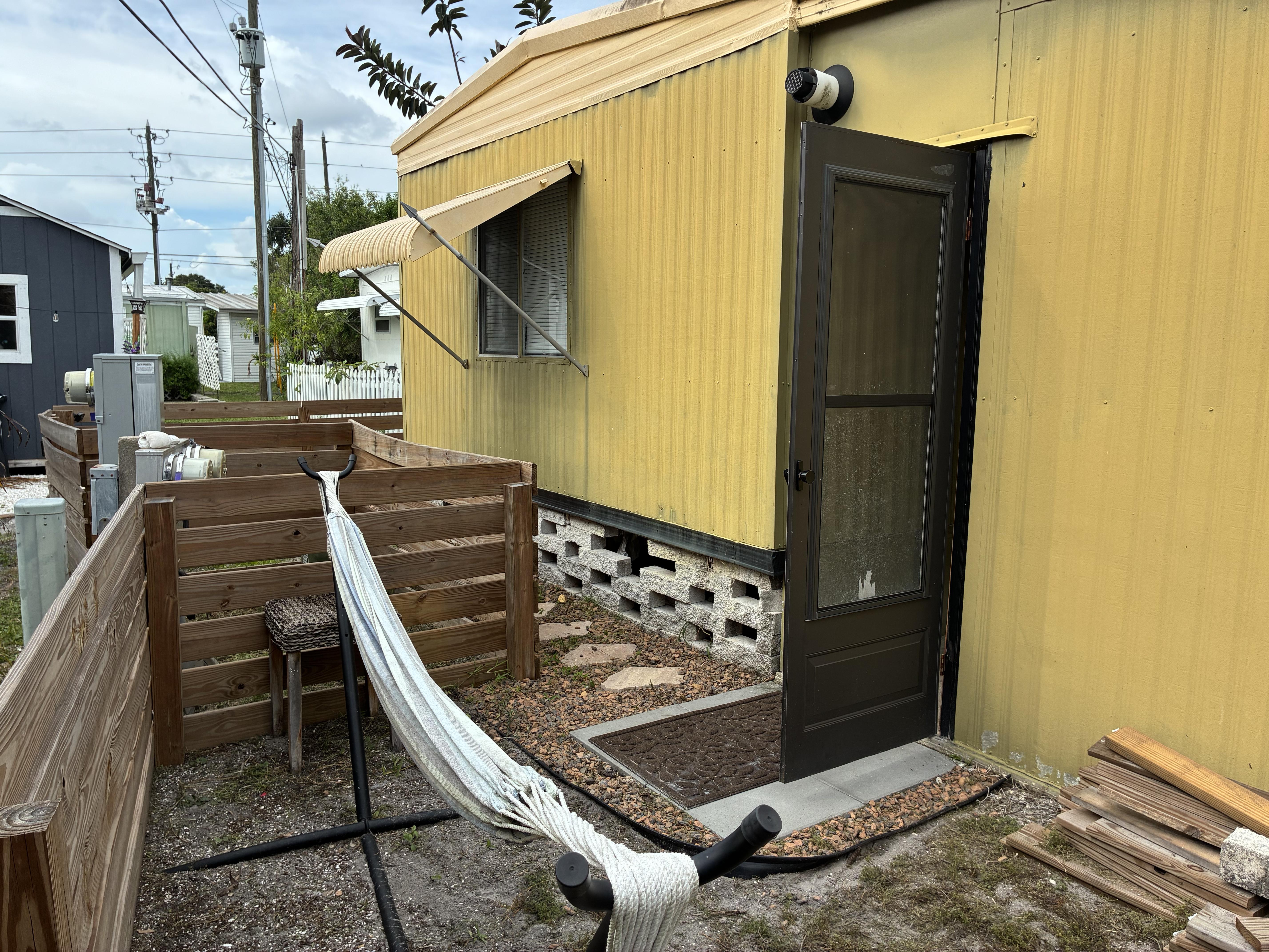 2560 62nd Ave N, Lot 306, St Petersburg, Florida 33702, 2 Bedrooms Bedrooms, ,55-Plus Mobile Home,For Sale,62nd Ave N, Lot 306,5022