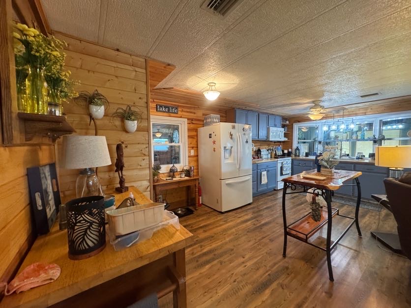 7907 Bonita Way, Ellenton, Florida 34222, 2 Bedrooms Bedrooms, ,2 BathroomsBathrooms,55-Plus Mobile Home,For Sale,Bonita Way,5024