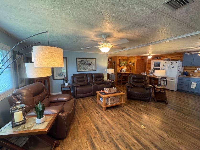 7907 Bonita Way, Ellenton, Florida 34222, 2 Bedrooms Bedrooms, ,2 BathroomsBathrooms,55-Plus Mobile Home,For Sale,Bonita Way,5024