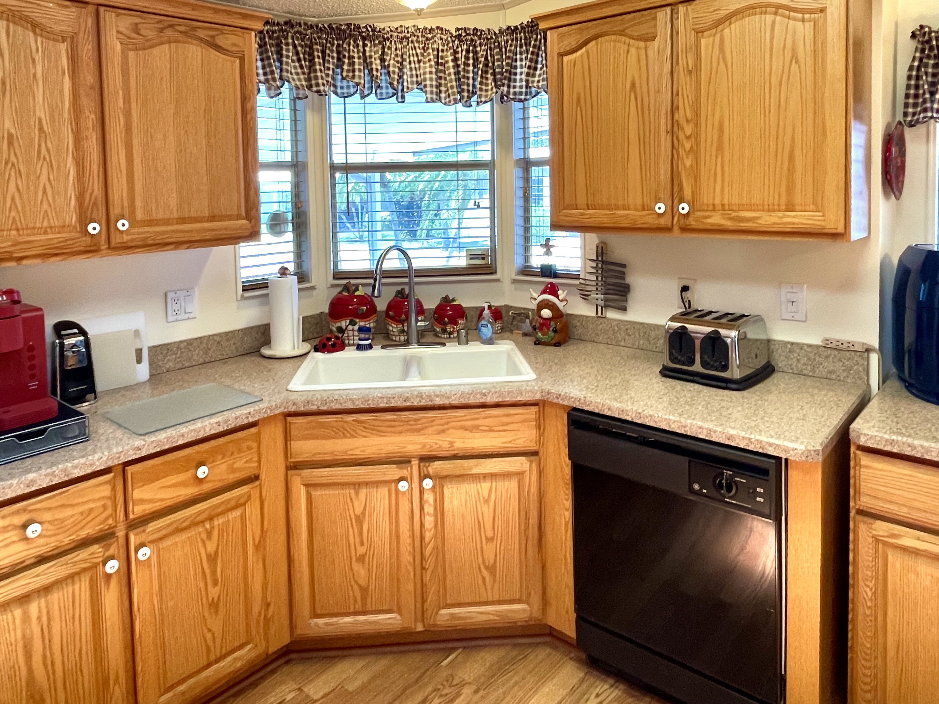 8714 26th Ave E, Palmetto, Florida 34221, 2 Bedrooms Bedrooms, ,2 BathroomsBathrooms,55-Plus Mobile Home,For Sale,26th Ave E,5030