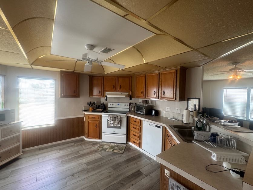 9709 Rosario Drive, Parrish, Florida 34219, 2 Bedrooms Bedrooms, ,2 BathroomsBathrooms,55-Plus Mobile Home,For Sale,Rosario Drive,5046