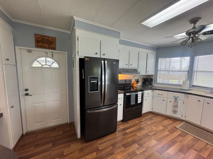 8004 Lakeview Drive N, Ellenton, Florida 34222, 2 Bedrooms Bedrooms, ,2 BathroomsBathrooms,55-Plus Mobile Home,For Sale,Lakeview Drive N,5047