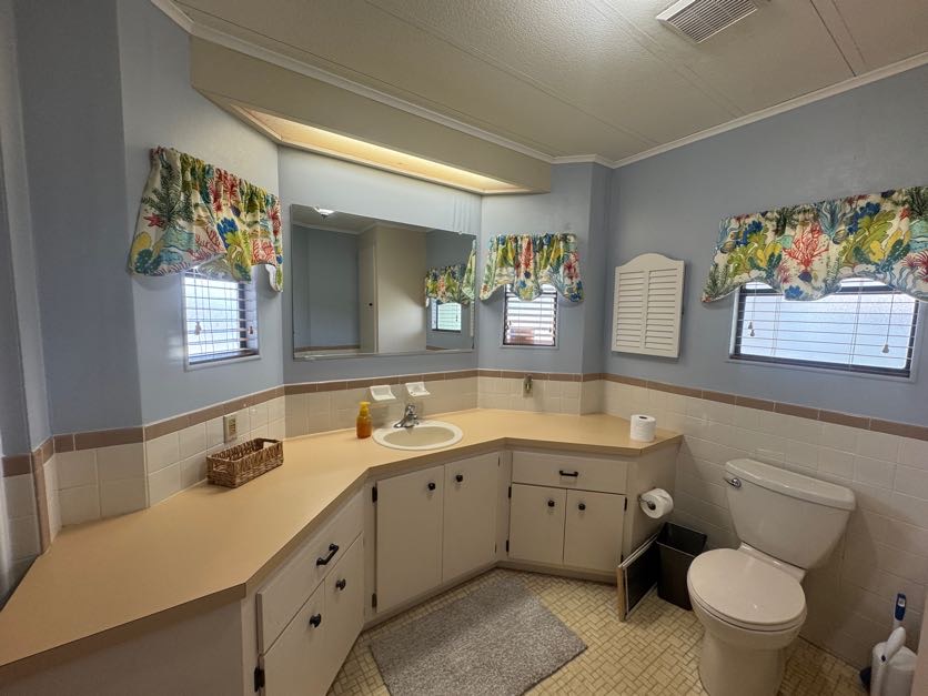8004 Lakeview Drive N, Ellenton, Florida 34222, 2 Bedrooms Bedrooms, ,2 BathroomsBathrooms,55-Plus Mobile Home,For Sale,Lakeview Drive N,5047