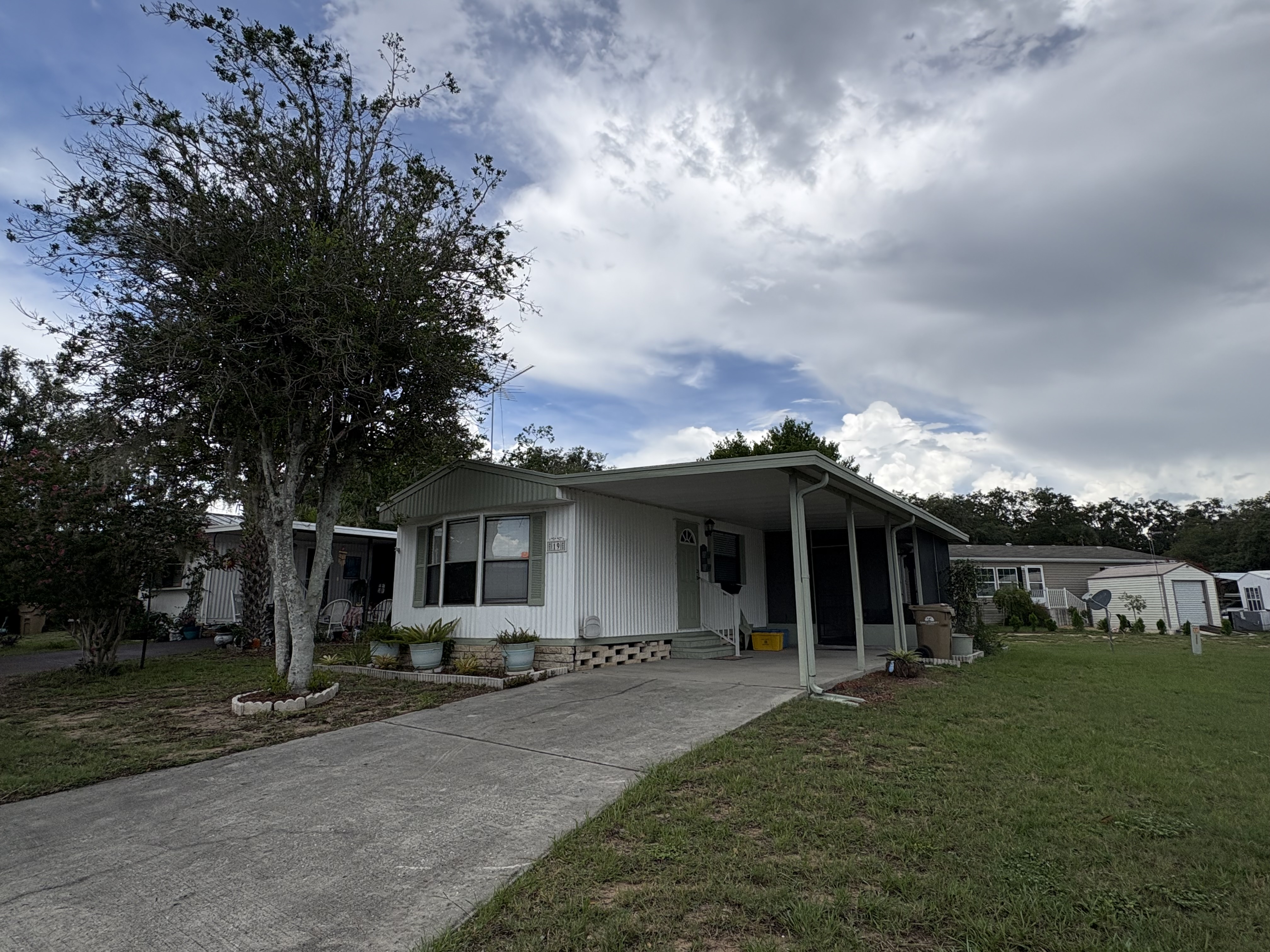 19 Lake Griffin Dr, Lot 10, Fruitland Park, Florida 34731, 2 Bedrooms Bedrooms, ,1 BathroomBathrooms,55-Plus Mobile Home,For Sale,Lake Griffin Dr, Lot 10,5051