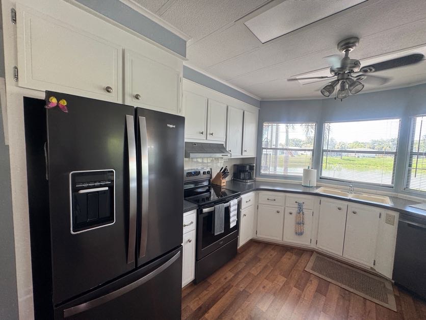 8004 Lakeview Drive N, Ellenton, Florida 34222, 2 Bedrooms Bedrooms, ,2 BathroomsBathrooms,55-Plus Mobile Home,For Sale,Lakeview Drive N,5054