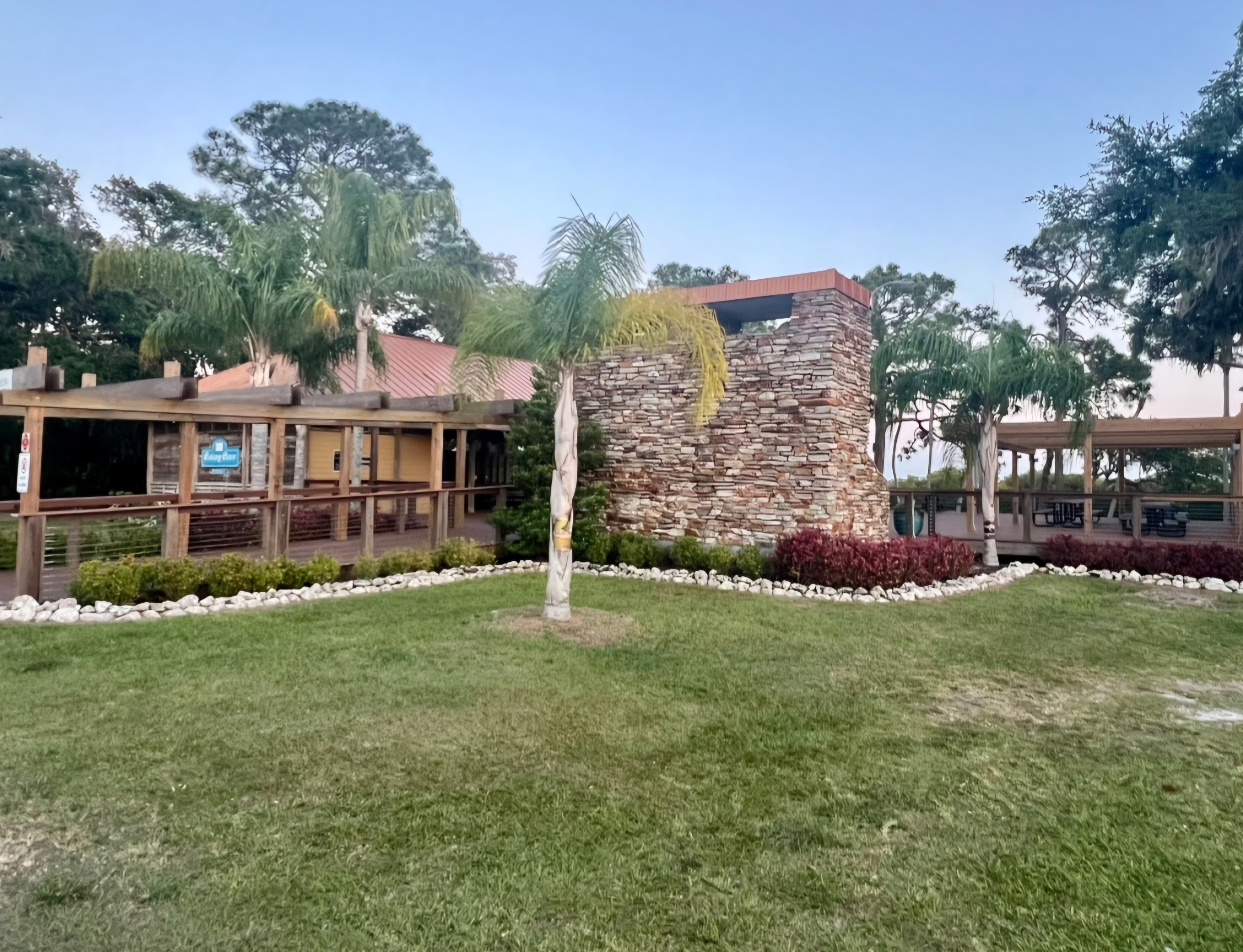 8004 Lakeview Drive N, Ellenton, Florida 34222, 2 Bedrooms Bedrooms, ,2 BathroomsBathrooms,55-Plus Mobile Home,For Sale,Lakeview Drive N,5054