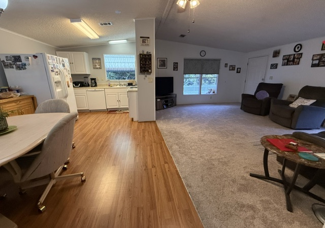 100 Hampton Rd, Lot 231, Clearwater, Florida 33759, 2 Bedrooms Bedrooms, ,2 BathroomsBathrooms,55-Plus Mobile Home,For Sale,Hampton Rd, Lot 231,5067
