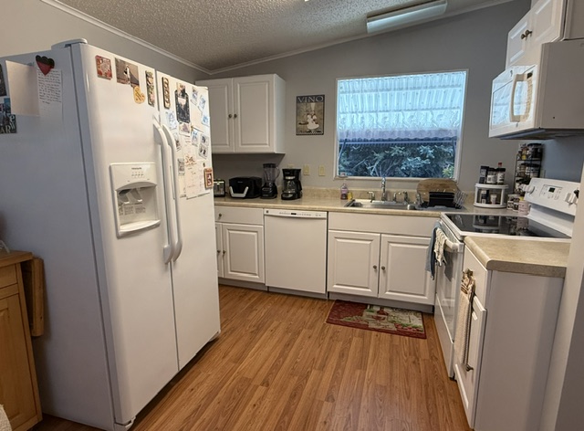 100 Hampton Rd, Lot 231, Clearwater, Florida 33759, 2 Bedrooms Bedrooms, ,2 BathroomsBathrooms,55-Plus Mobile Home,For Sale,Hampton Rd, Lot 231,5067
