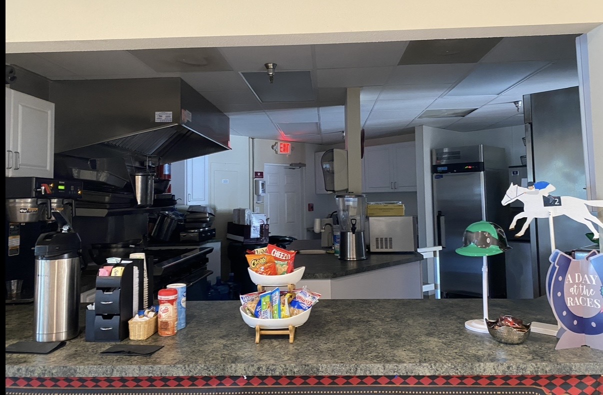 100 Hampton Rd, Lot 231, Clearwater, Florida 33759, 2 Bedrooms Bedrooms, ,2 BathroomsBathrooms,55-Plus Mobile Home,For Sale,Hampton Rd, Lot 231,5067