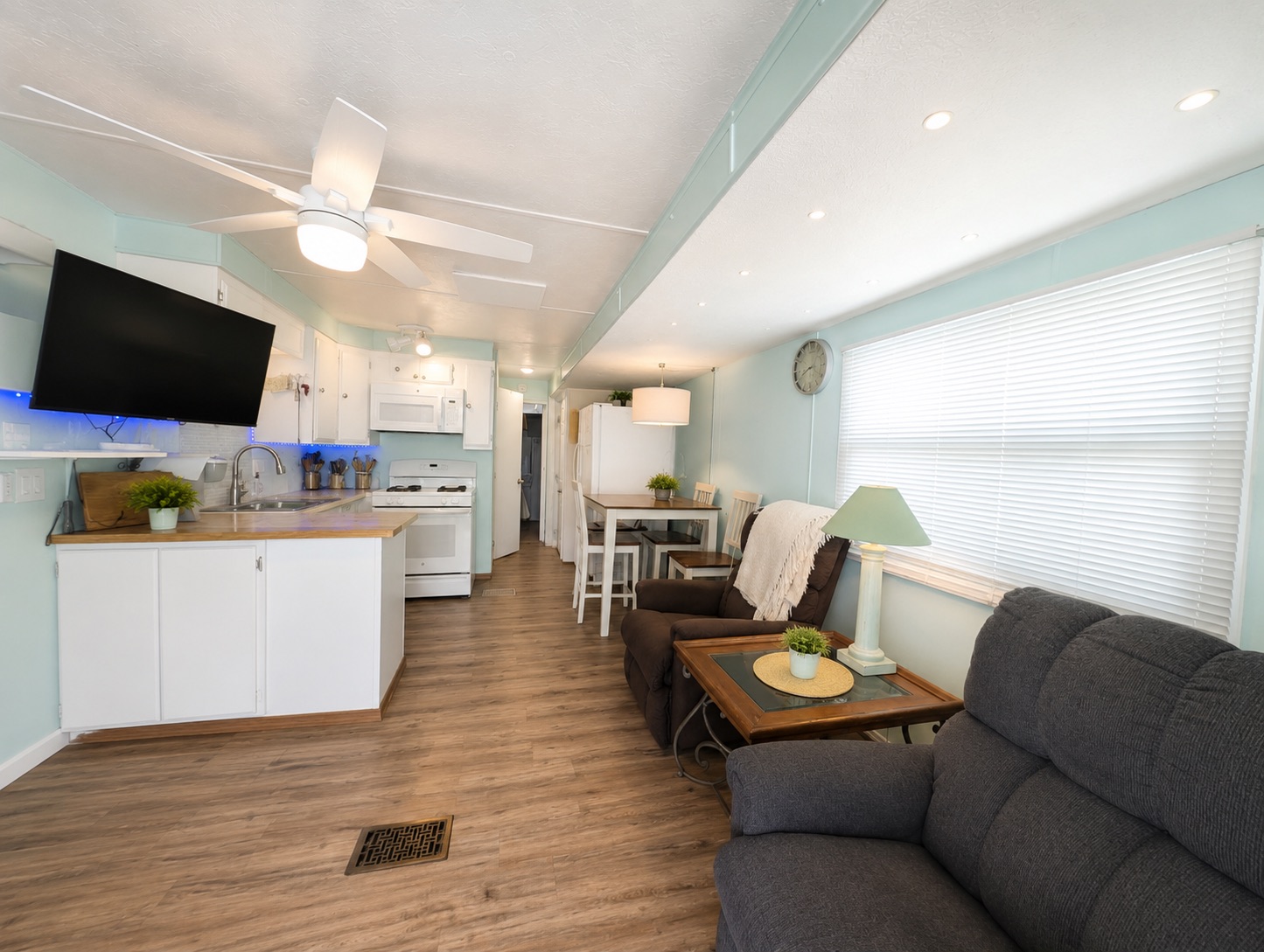 2206 Chaney Dr, Lot 435, Ruskin, Florida 33570, 1 Bedroom Bedrooms, ,2 BathroomsBathrooms,55-Plus Mobile Home,For Sale,Chaney Dr, Lot 435,5070