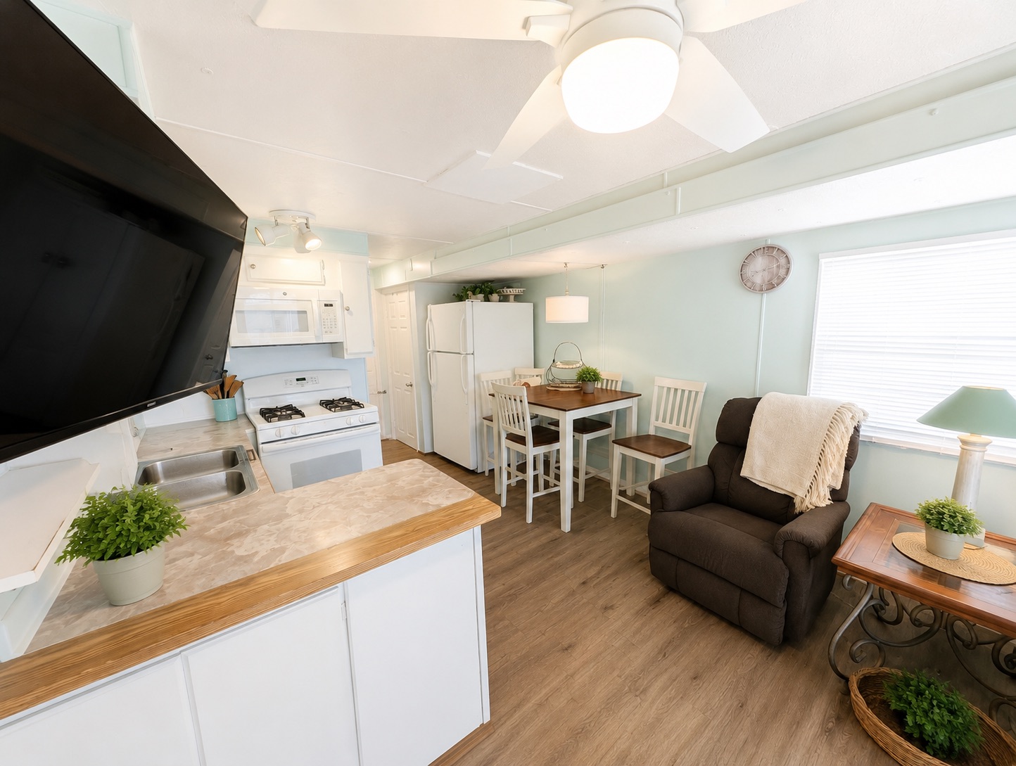 2206 Chaney Dr, Lot 435, Ruskin, Florida 33570, 1 Bedroom Bedrooms, ,2 BathroomsBathrooms,55-Plus Mobile Home,For Sale,Chaney Dr, Lot 435,5070