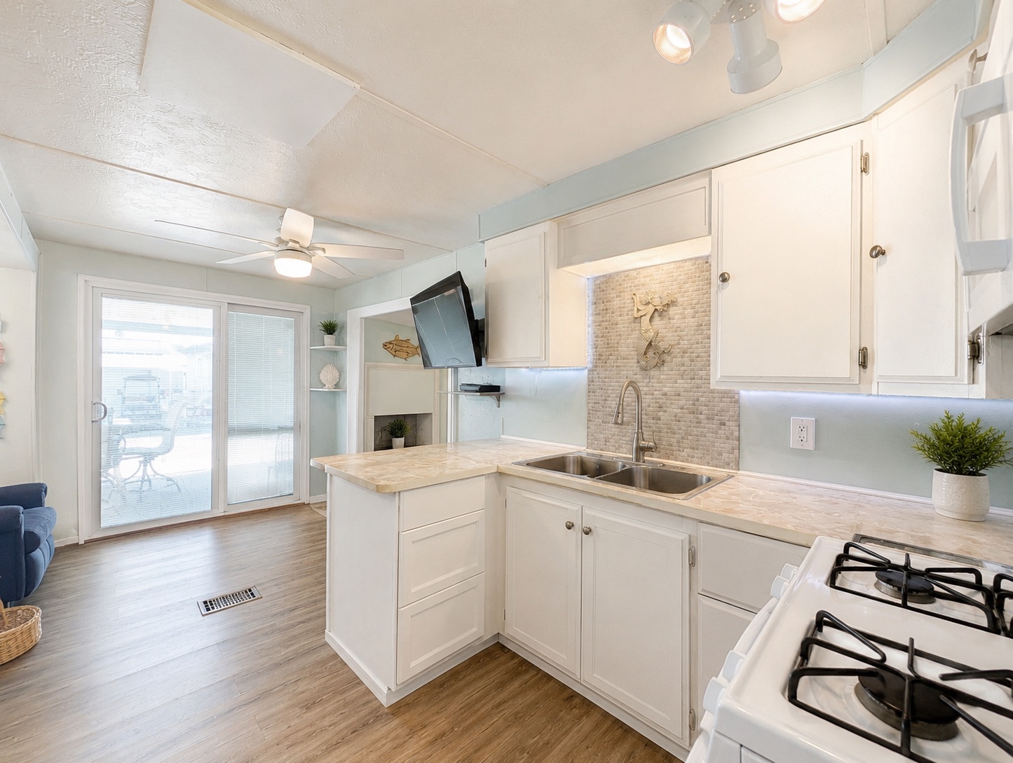 2206 Chaney Dr, Lot 435, Ruskin, Florida 33570, 1 Bedroom Bedrooms, ,2 BathroomsBathrooms,55-Plus Mobile Home,For Sale,Chaney Dr, Lot 435,5070