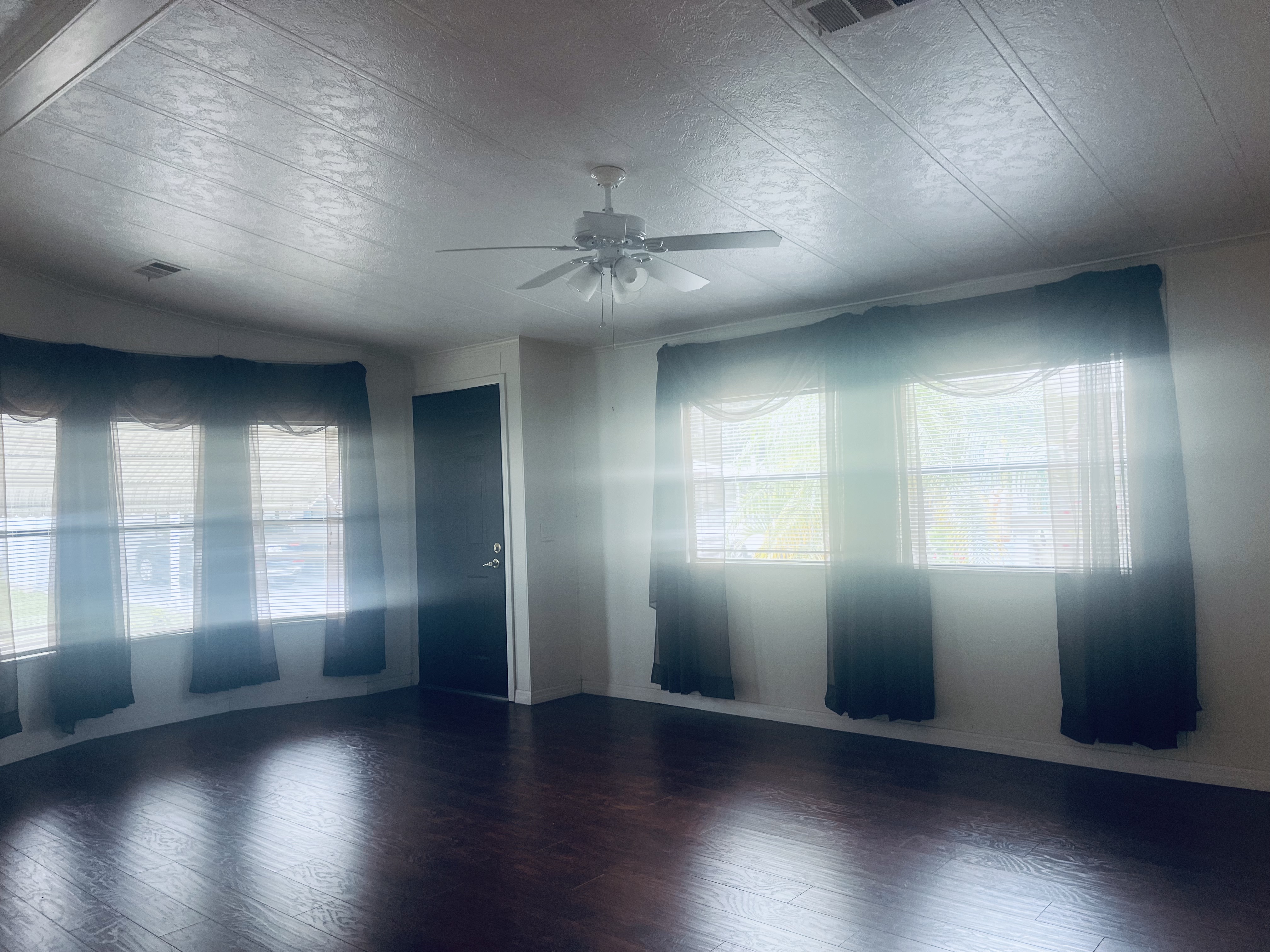 100 Hampton Road, Lot 155, Clearwater, Florida 33759, 2 Bedrooms Bedrooms, ,2 BathroomsBathrooms,55-Plus Mobile Home,For Sale,Hampton Road, Lot 155,5071