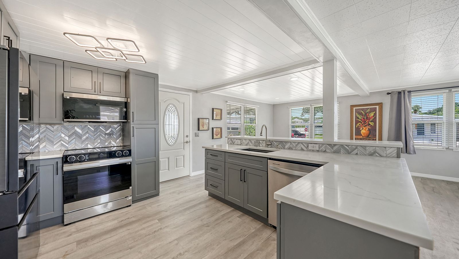 3901 Bahia Vista St, Lot 133, Sarasota, Florida 34232, 2 Bedrooms Bedrooms, ,2 BathroomsBathrooms,55-Plus Mobile Home,For Sale,Bahia Vista St, Lot 133,5078