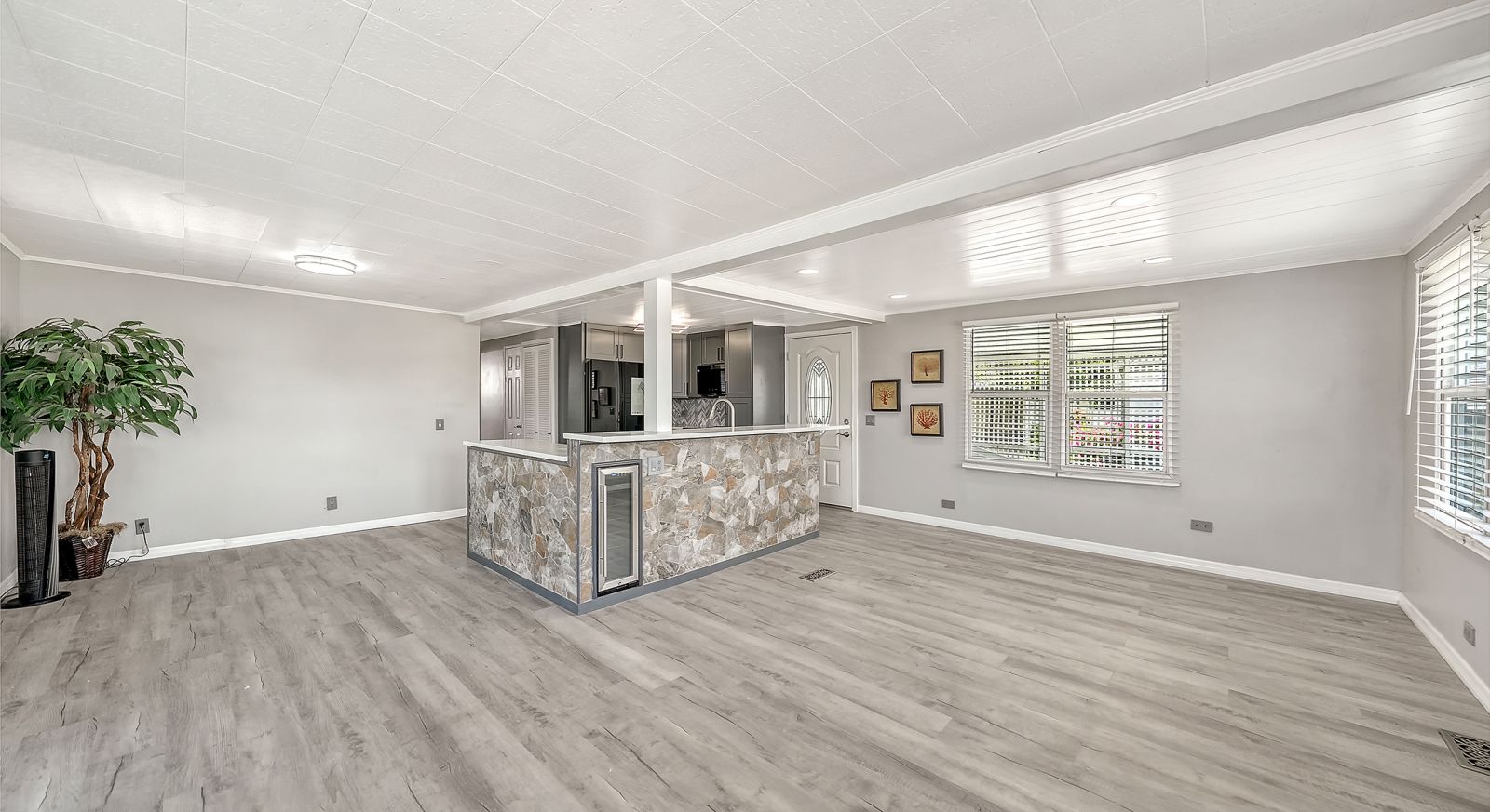 3901 Bahia Vista St, Lot 133, Sarasota, Florida 34232, 2 Bedrooms Bedrooms, ,2 BathroomsBathrooms,55-Plus Mobile Home,For Sale,Bahia Vista St, Lot 133,5078