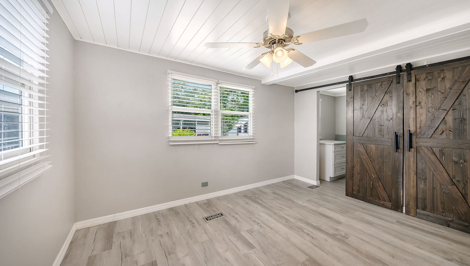 3901 Bahia Vista St, Lot 133, Sarasota, Florida 34232, 2 Bedrooms Bedrooms, ,2 BathroomsBathrooms,55-Plus Mobile Home,For Sale,Bahia Vista St, Lot 133,5078