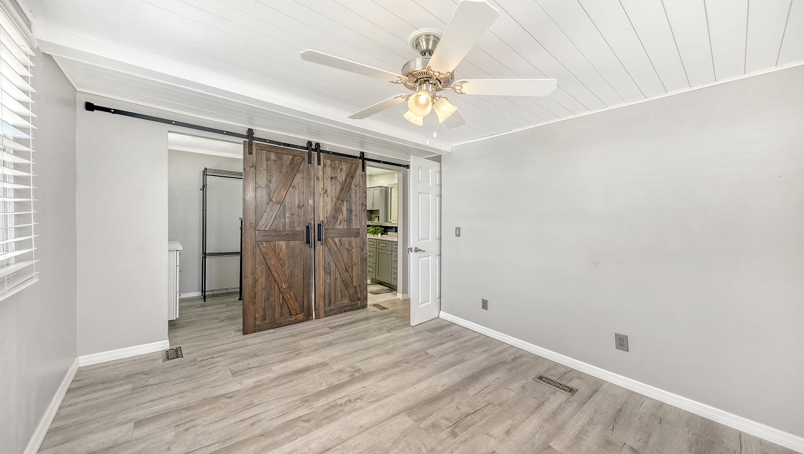 3901 Bahia Vista St, Lot 133, Sarasota, Florida 34232, 2 Bedrooms Bedrooms, ,2 BathroomsBathrooms,55-Plus Mobile Home,For Sale,Bahia Vista St, Lot 133,5078