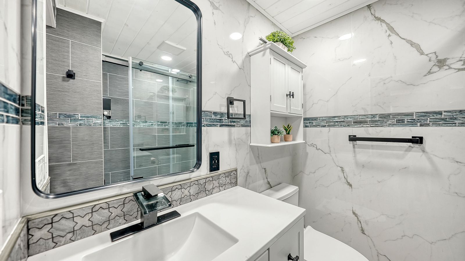 3901 Bahia Vista St, Lot 133, Sarasota, Florida 34232, 2 Bedrooms Bedrooms, ,2 BathroomsBathrooms,55-Plus Mobile Home,For Sale,Bahia Vista St, Lot 133,5078