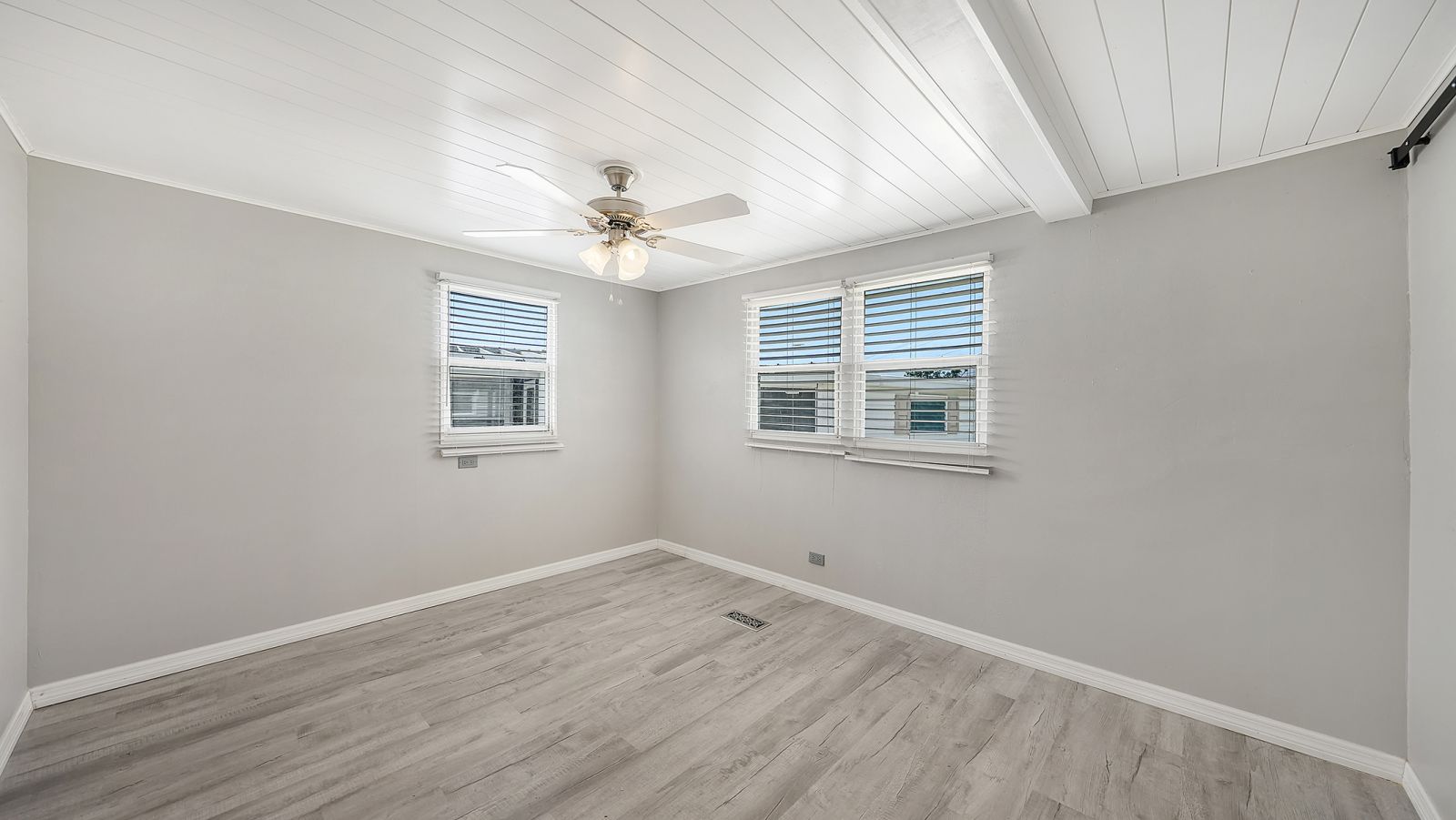 3901 Bahia Vista St, Lot 133, Sarasota, Florida 34232, 2 Bedrooms Bedrooms, ,2 BathroomsBathrooms,55-Plus Mobile Home,For Sale,Bahia Vista St, Lot 133,5078