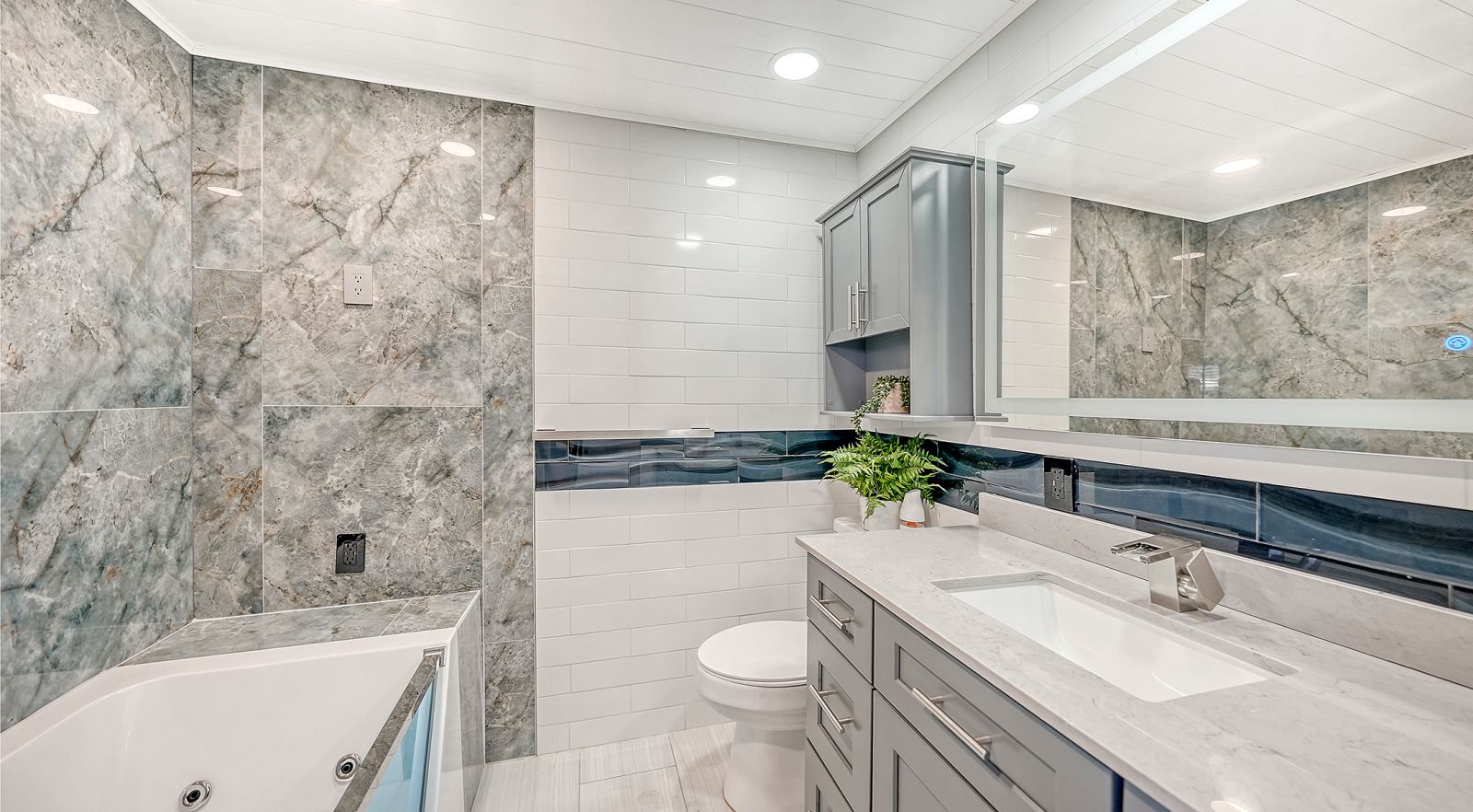 3901 Bahia Vista St, Lot 133, Sarasota, Florida 34232, 2 Bedrooms Bedrooms, ,2 BathroomsBathrooms,55-Plus Mobile Home,For Sale,Bahia Vista St, Lot 133,5078