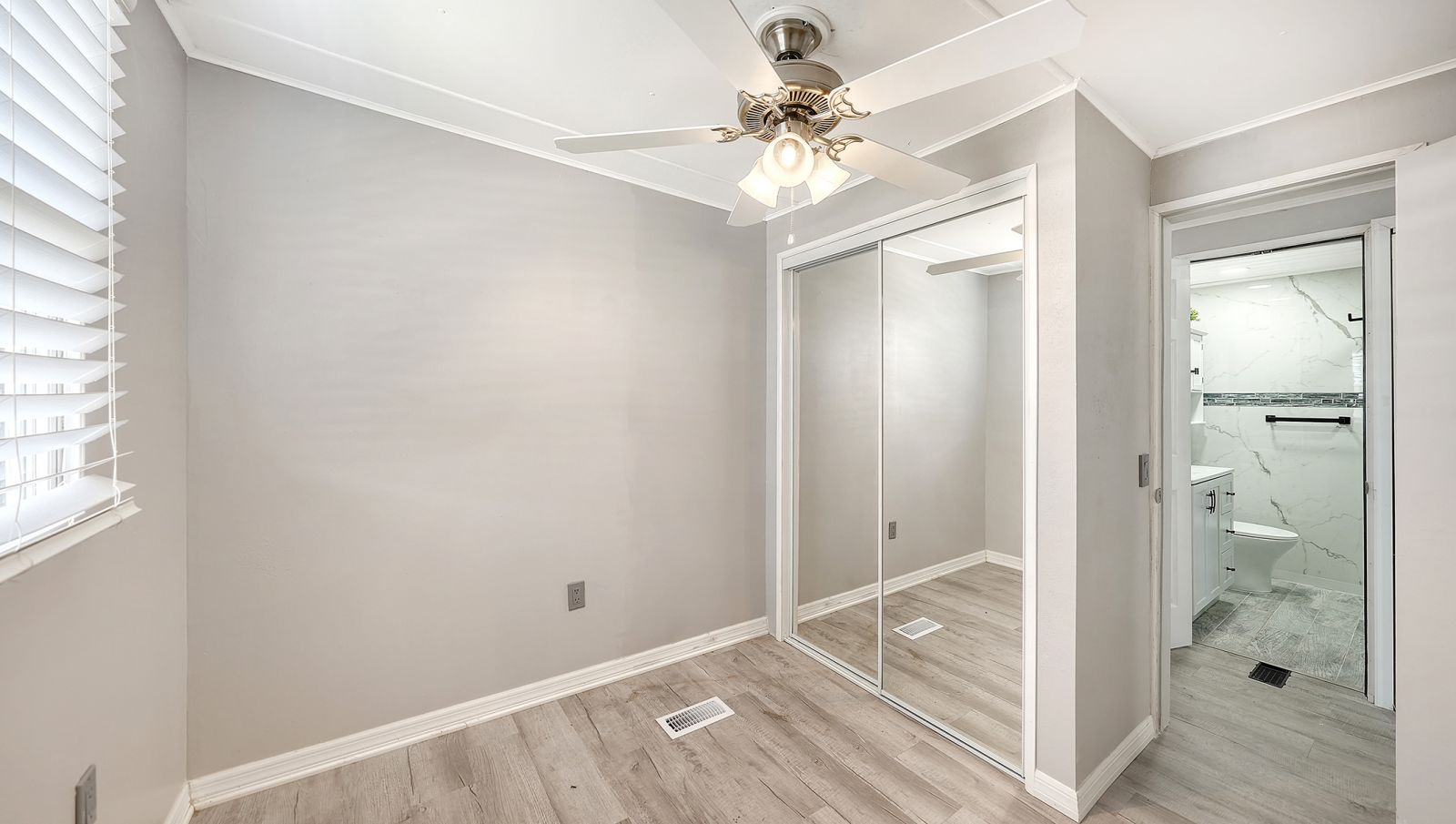 3901 Bahia Vista St, Lot 133, Sarasota, Florida 34232, 2 Bedrooms Bedrooms, ,2 BathroomsBathrooms,55-Plus Mobile Home,For Sale,Bahia Vista St, Lot 133,5078