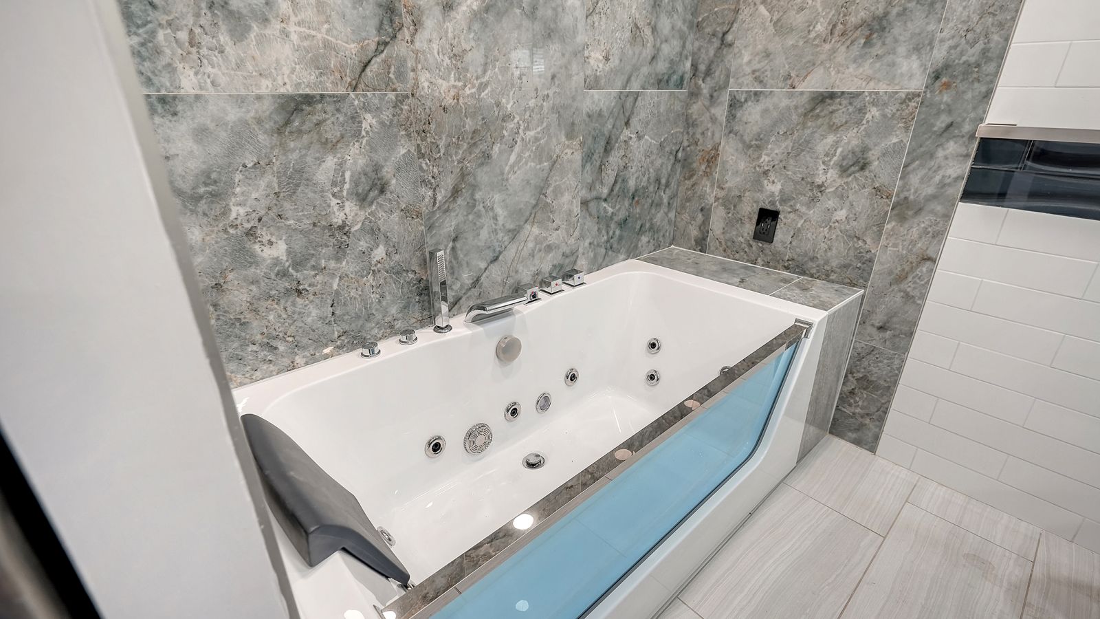 3901 Bahia Vista St, Lot 133, Sarasota, Florida 34232, 2 Bedrooms Bedrooms, ,2 BathroomsBathrooms,55-Plus Mobile Home,For Sale,Bahia Vista St, Lot 133,5078
