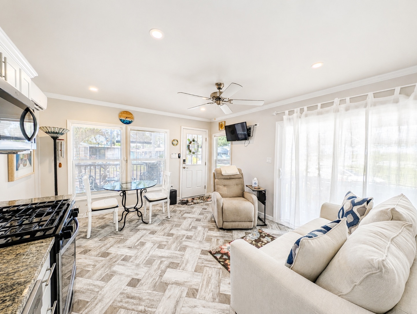 2206 Chaney Dr, Lot 528, Ruskin, Florida 33570, 1 Bedroom Bedrooms, ,1 BathroomBathrooms,55-Plus Mobile Home,For Sale,Chaney Dr, Lot 528,5080