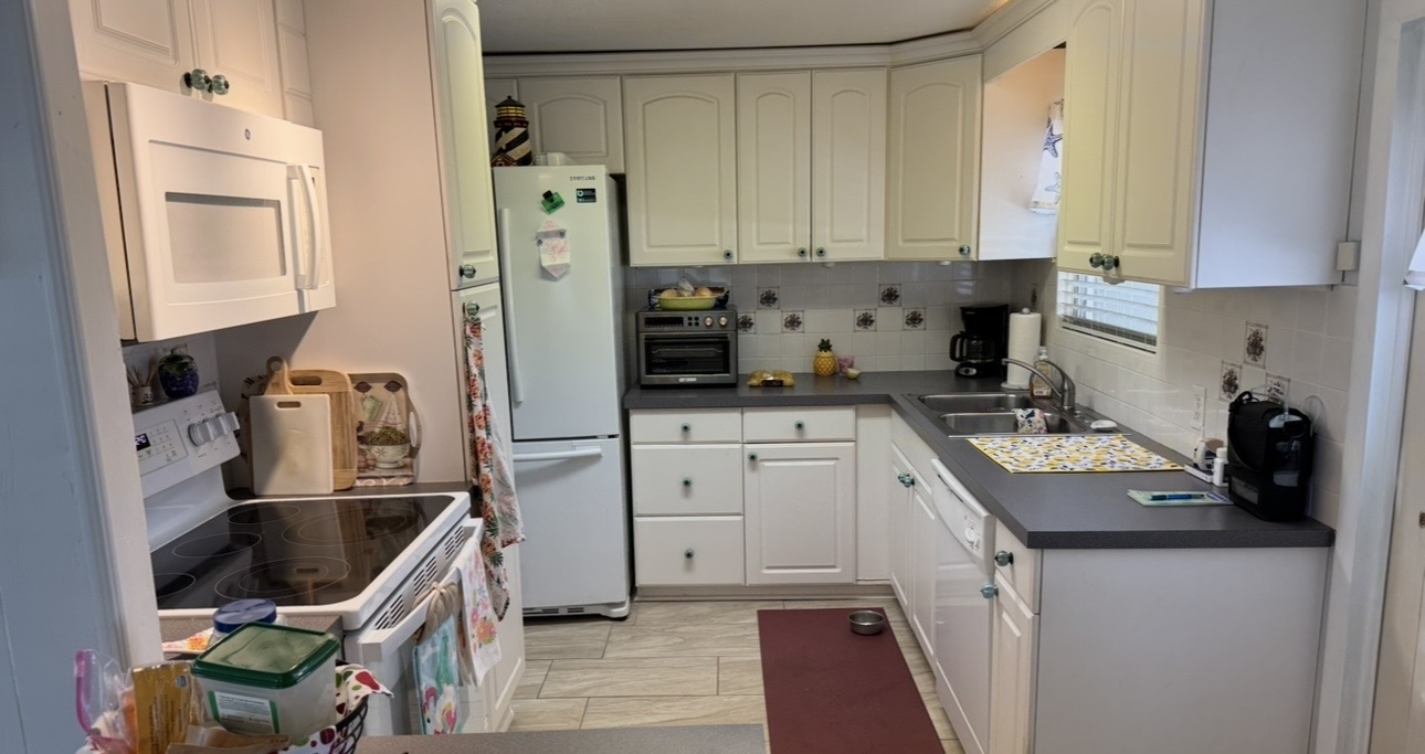 40 East Road, Palmetto, Florida 34221, 2 Bedrooms Bedrooms, ,1.5 BathroomsBathrooms,55-Plus Mobile Home,For Sale,East Road,5088