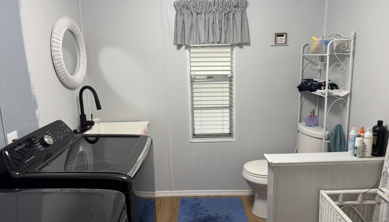 40 East Road, Palmetto, Florida 34221, 2 Bedrooms Bedrooms, ,1.5 BathroomsBathrooms,55-Plus Mobile Home,For Sale,East Road,5088