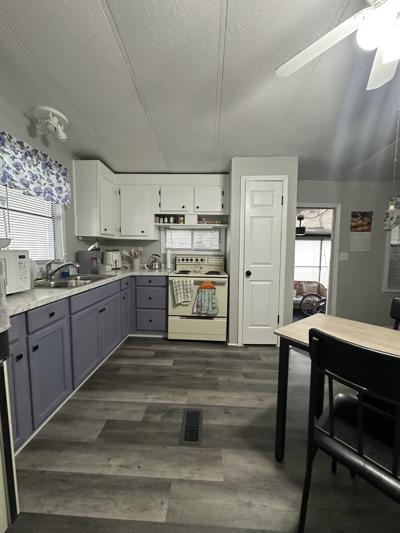 3731 Old Tampa Hwy, Lot 21, Lakeland, Florida 33811, 2 Bedrooms Bedrooms, ,2 BathroomsBathrooms,55-Plus Mobile Home,For Sale,Old Tampa Hwy, Lot 21,5089