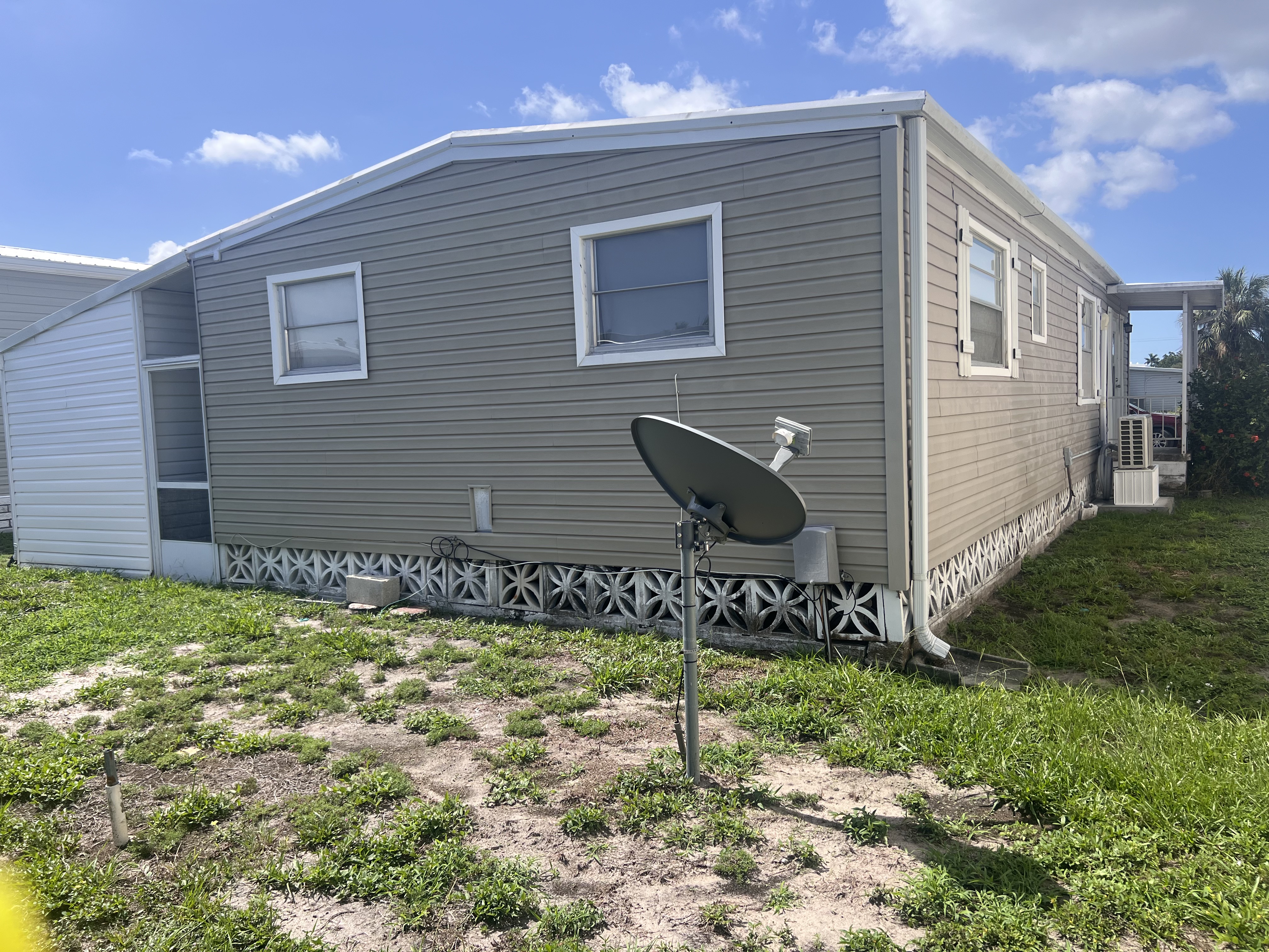 3 Flores Dr, Palmetto, Florida 34221, 2 Bedrooms Bedrooms, ,2 BathroomsBathrooms,55-Plus Mobile Home,For Sale,Flores Dr,5093