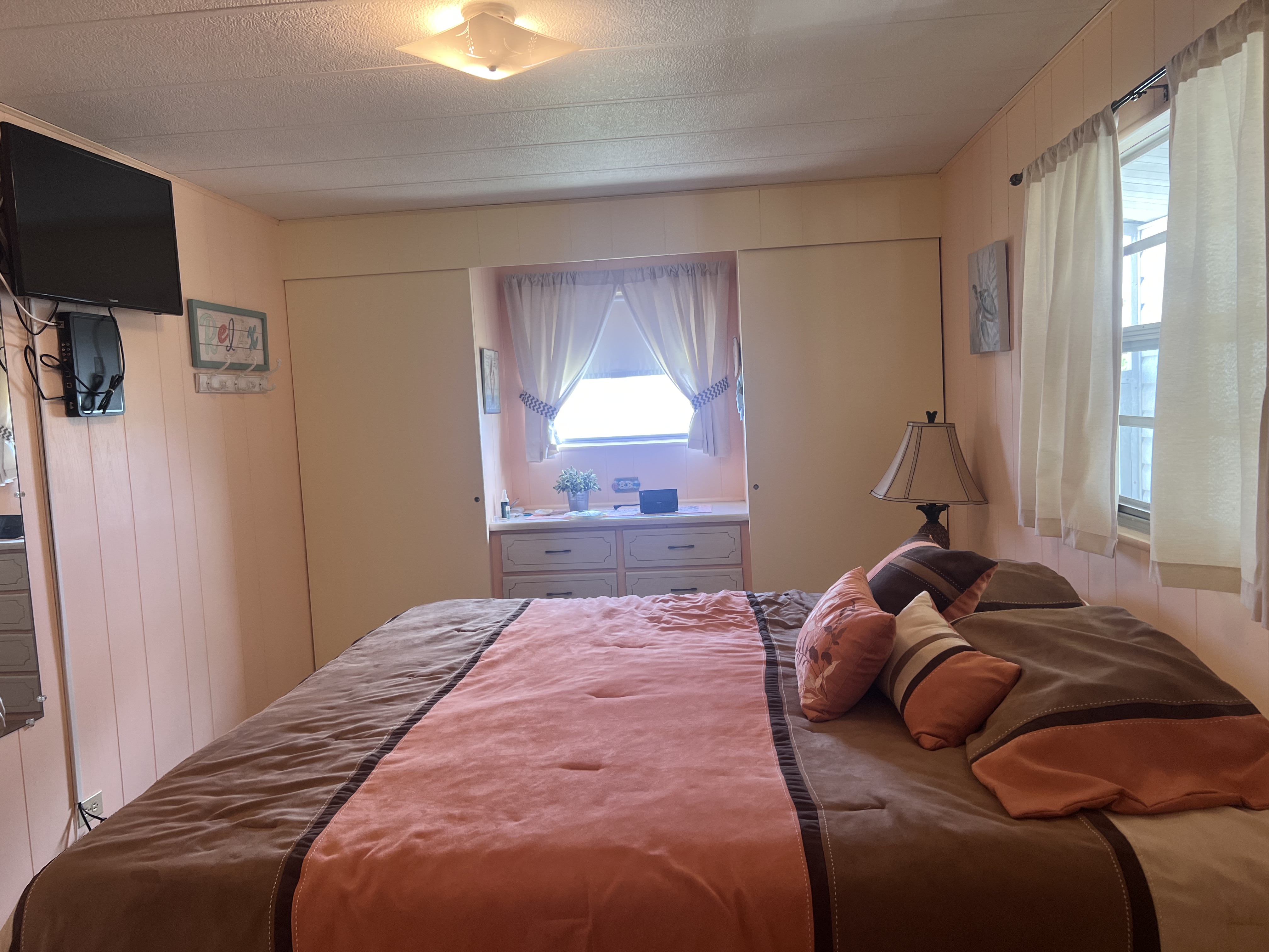 3 Flores Dr, Palmetto, Florida 34221, 2 Bedrooms Bedrooms, ,2 BathroomsBathrooms,55-Plus Mobile Home,For Sale,Flores Dr,5093