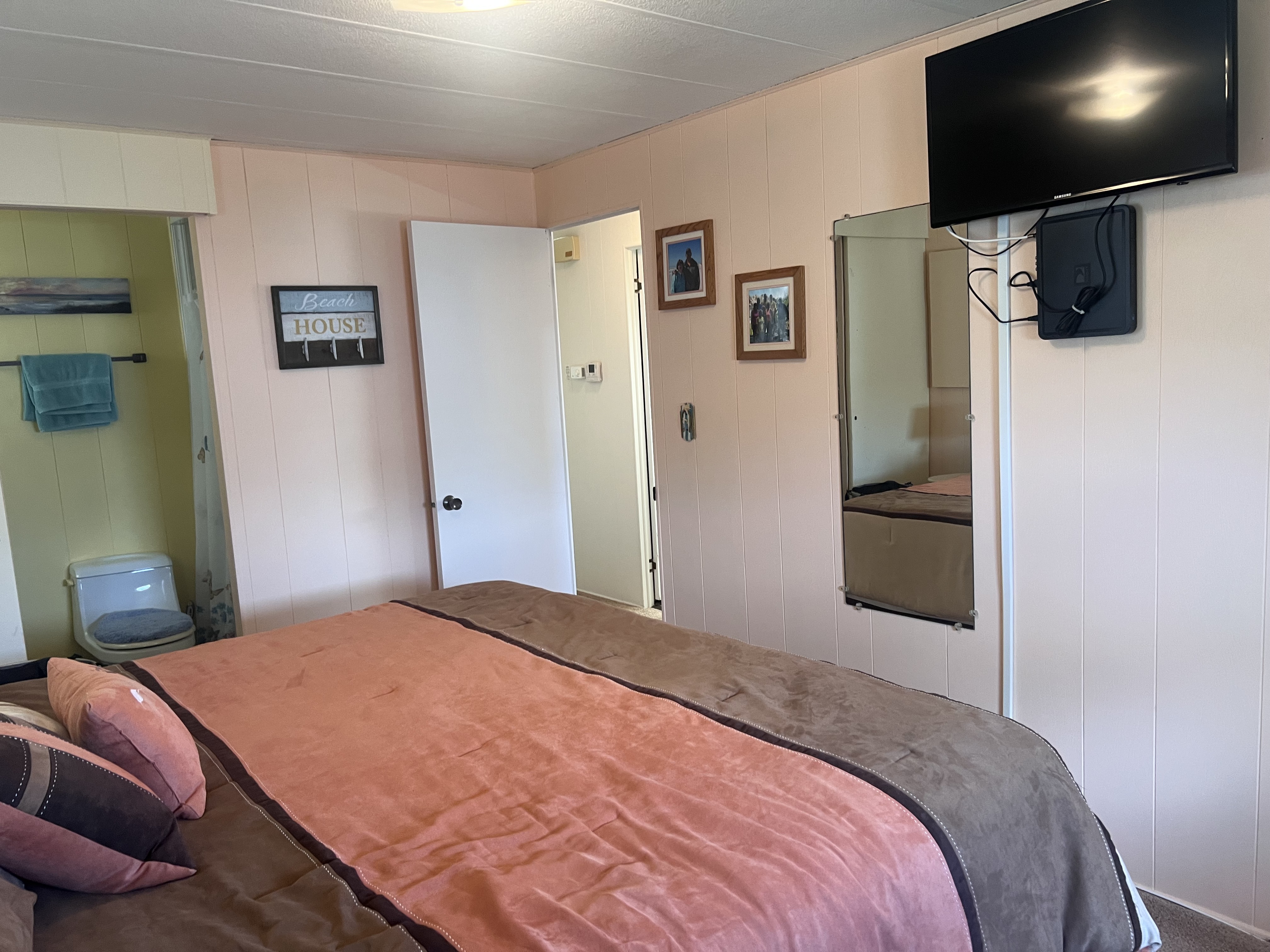 3 Flores Dr, Palmetto, Florida 34221, 2 Bedrooms Bedrooms, ,2 BathroomsBathrooms,55-Plus Mobile Home,For Sale,Flores Dr,5093