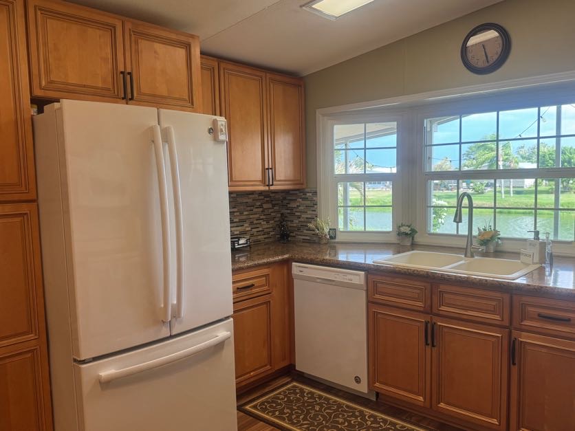 37901 Lake Gilbert Circle, Dade City, Florida 33525, 3 Bedrooms Bedrooms, ,2 BathroomsBathrooms,55-Plus Mobile Home,For Sale,Lake Gilbert Circle,5125
