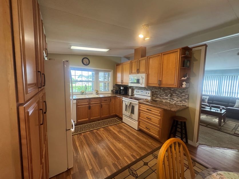 37901 Lake Gilbert Circle, Dade City, Florida 33525, 3 Bedrooms Bedrooms, ,2 BathroomsBathrooms,55-Plus Mobile Home,For Sale,Lake Gilbert Circle,5125