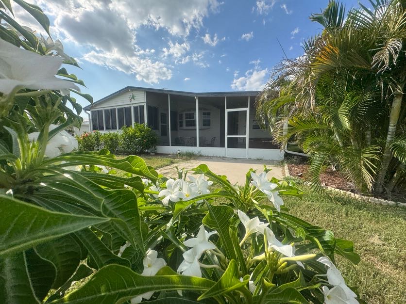 37901 Lake Gilbert Circle, Dade City, Florida 33525, 3 Bedrooms Bedrooms, ,2 BathroomsBathrooms,55-Plus Mobile Home,For Sale,Lake Gilbert Circle,5125