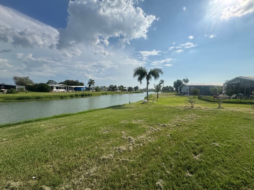 37901 Lake Gilbert Circle, Dade City, Florida 33525, 3 Bedrooms Bedrooms, ,2 BathroomsBathrooms,55-Plus Mobile Home,For Sale,Lake Gilbert Circle,5125
