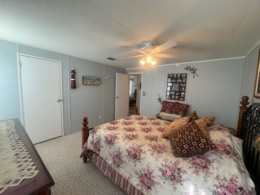 37901 Lake Gilbert Circle, Dade City, Florida 33525, 3 Bedrooms Bedrooms, ,2 BathroomsBathrooms,55-Plus Mobile Home,For Sale,Lake Gilbert Circle,5125