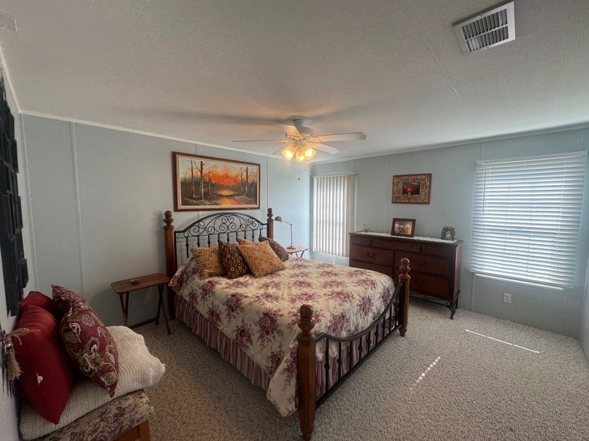 37901 Lake Gilbert Circle, Dade City, Florida 33525, 3 Bedrooms Bedrooms, ,2 BathroomsBathrooms,55-Plus Mobile Home,For Sale,Lake Gilbert Circle,5125